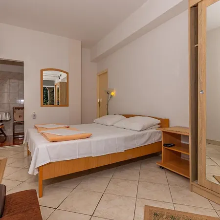 Apartmani Loki Dramalj Exterior foto