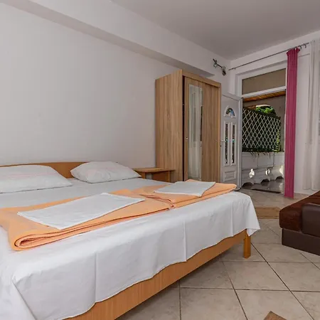 Apartmani Loki Dramalj Exterior foto