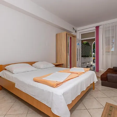 Apartmani Loki Dramalj Exterior foto